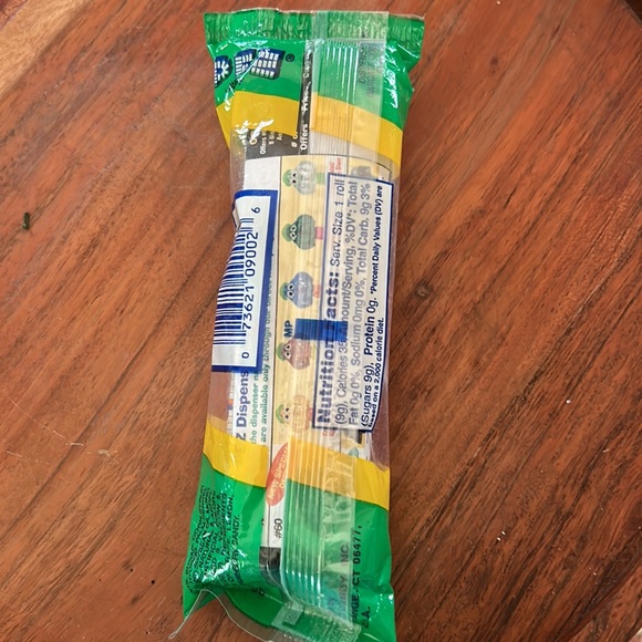 Darth Vader Star Wars 1990s PEZ Candy Dispenser with Expired Candy Sealed - Picture 3 of 6